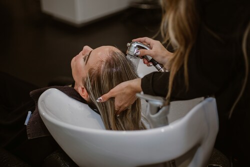 Top Signs You Need to See a Specialist for Hair Transplant